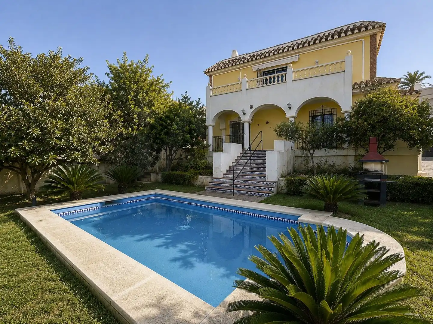 Casa con piscina en venta en Torre del Mar, imagen 3