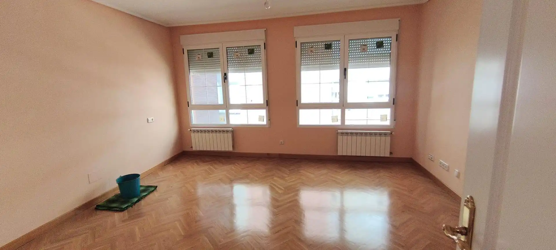 Sala d'estar de Casa o xalet en venda en Valladolid amb Aire condicionat, Calefacció i Terrassa