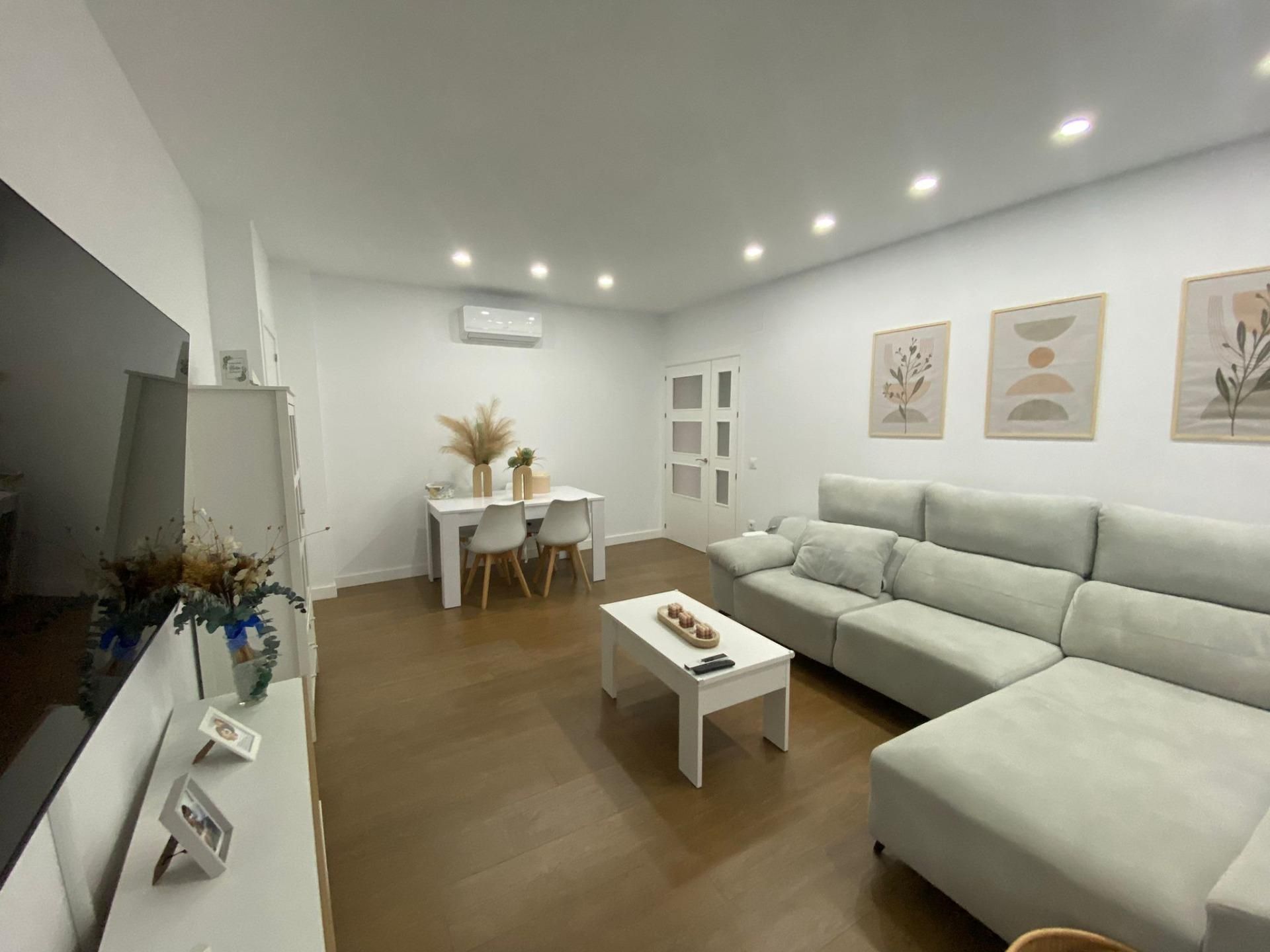 Living room of Flat for sale in San Fernando  with Air Conditioner