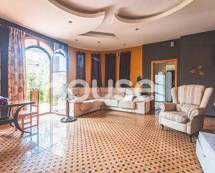 Sala d'estar de Casa o xalet en venda en Puebla de la Calzada amb Aire condicionat