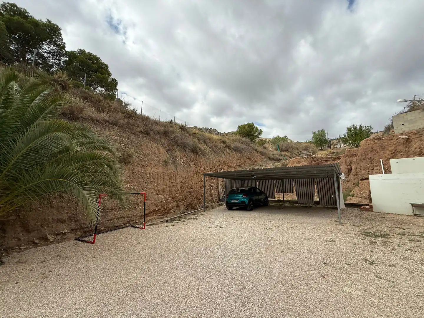 Parkplatz von Haus oder Chalet zum Verkauf in Elda mit Klimaanlage, Heizung und Privatgarten