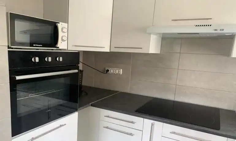 Mini appartamento con piscina in vendita a Calle Praga, imagen 3