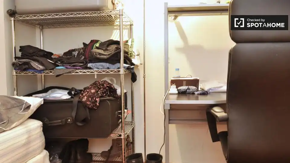 Habitació a Sant Pere, Sta. Caterina i la Ribera