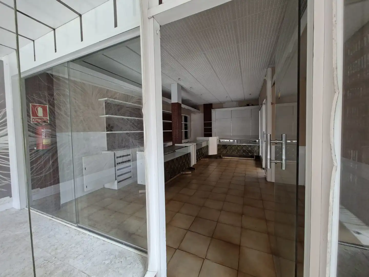 Kitchen of Commercial properties for sale in Cornellà de Llobregat