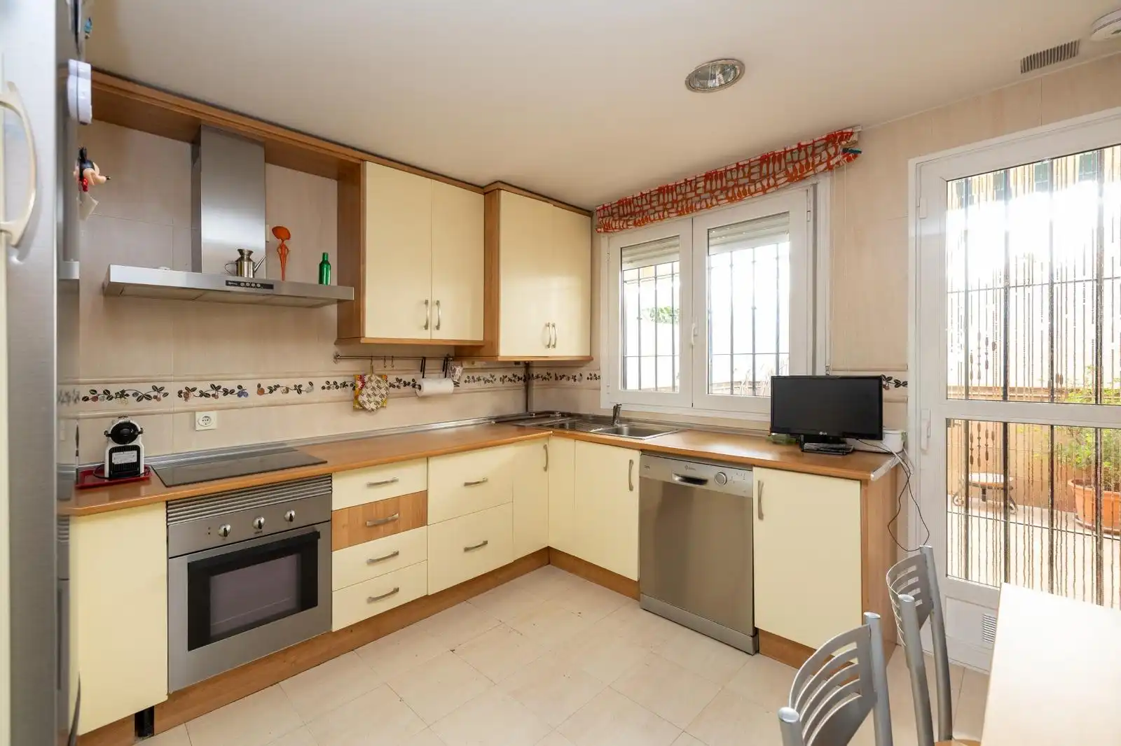 Küche von Haus oder Chalet zum Verkauf in Granada mit Klimaanlage, Heizung und Terrasse