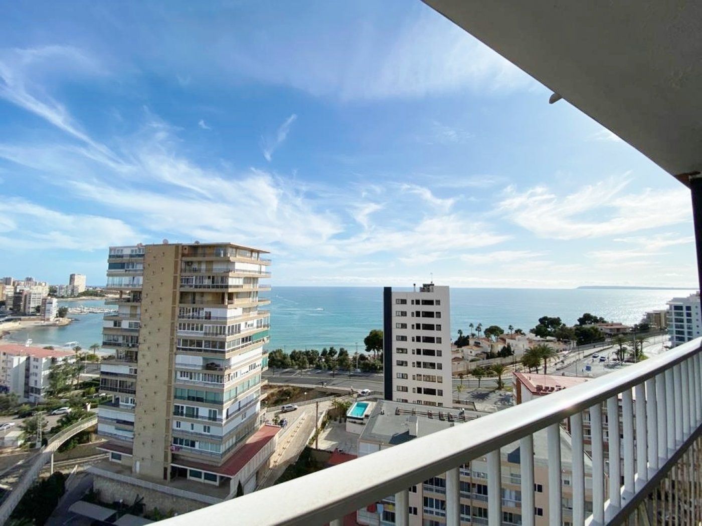 Vista exterior de Apartament en venda en Alicante / Alacant amb Terrassa i Balcó
