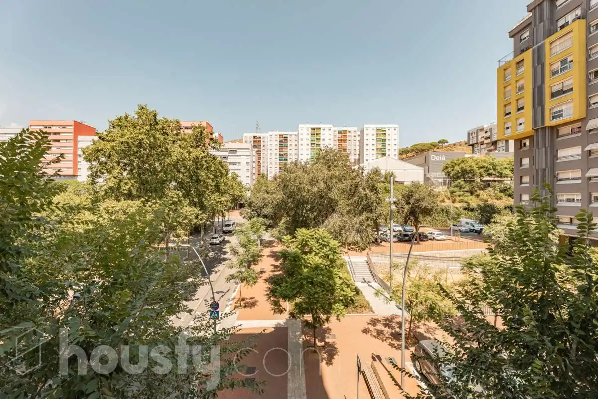 Vista exterior de Piso en venta en Barcelona con Aire acondicionado, Calefacción y Terraza