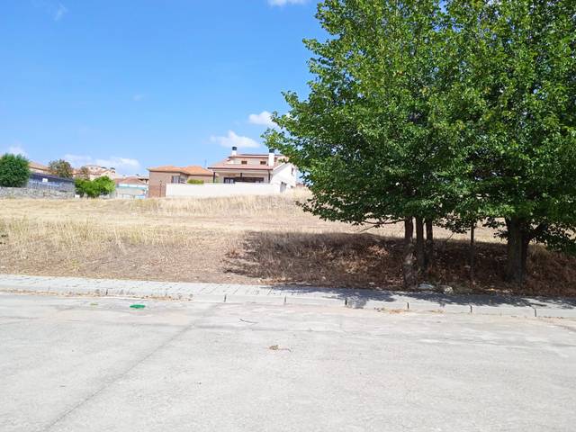 Terreno residencial en Venta en Calle Santa Maria-Hoyuelos en Santa María la Real de Nieva