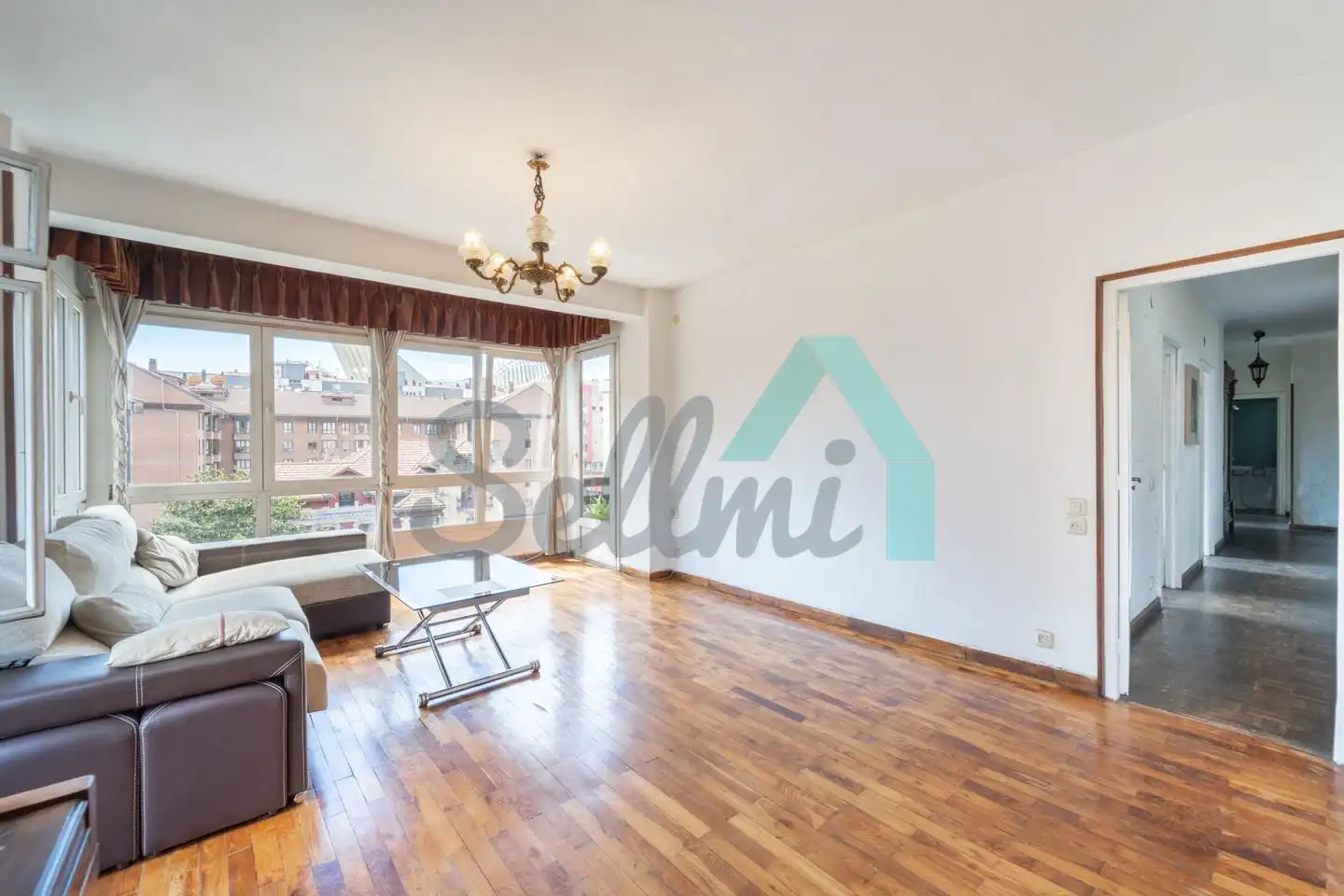 Sala de estar de Piso en venta en Oviedo  con Calefacción, Parquet y Terraza