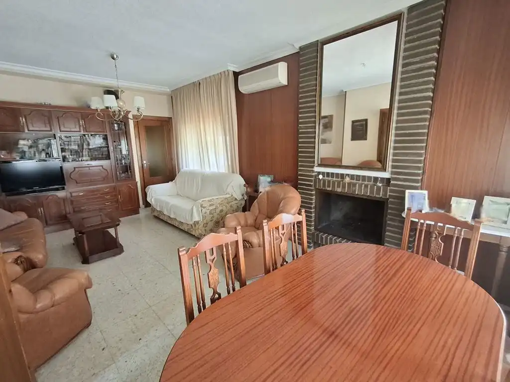 Wohnzimmer von Einfamilien-Reihenhaus zum Verkauf in La Roda mit Klimaanlage, Heizung und Terrasse