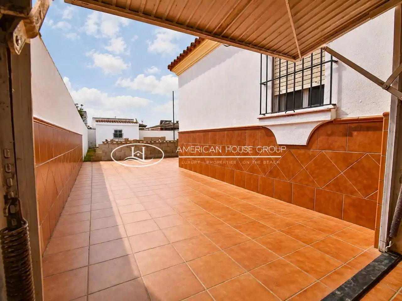 Terrassa de Casa o xalet en venda en Chiclana de la Frontera amb Jardí privat