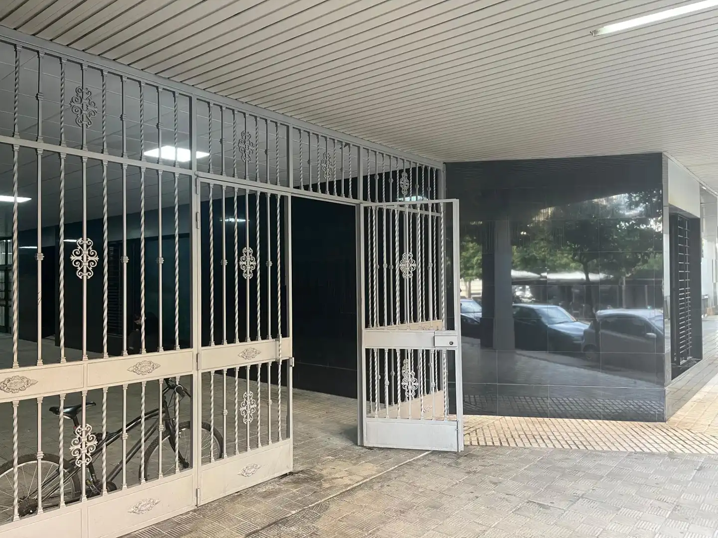 Oficina en venda en Sevilla amb Aire condicionat, Calefacció i Moblat