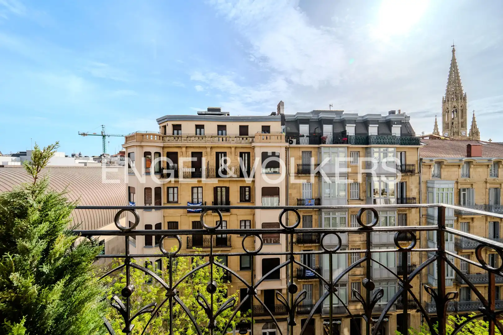 Vista exterior de Pis en venda en Donostia - San Sebastián  amb Aire condicionat, Calefacció i Parquet