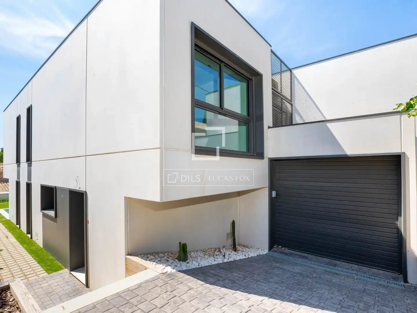 Vista exterior de Casa o xalet en venda en Llançà amb Aire condicionat, Calefacció i Jardí privat