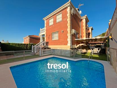 Außenansicht von Einfamilien-Reihenhaus zum verkauf in Alhaurín de la Torre mit Klimaanlage, Terrasse und Schwimmbad