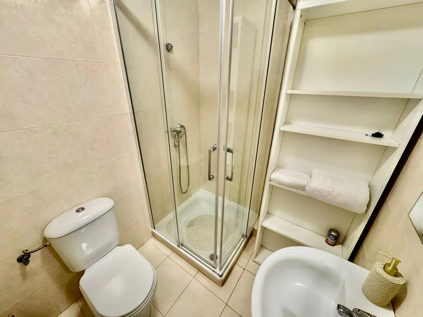 Baño de Apartamento en venta en Fuengirola con Aire acondicionado, Terraza y Amueblado