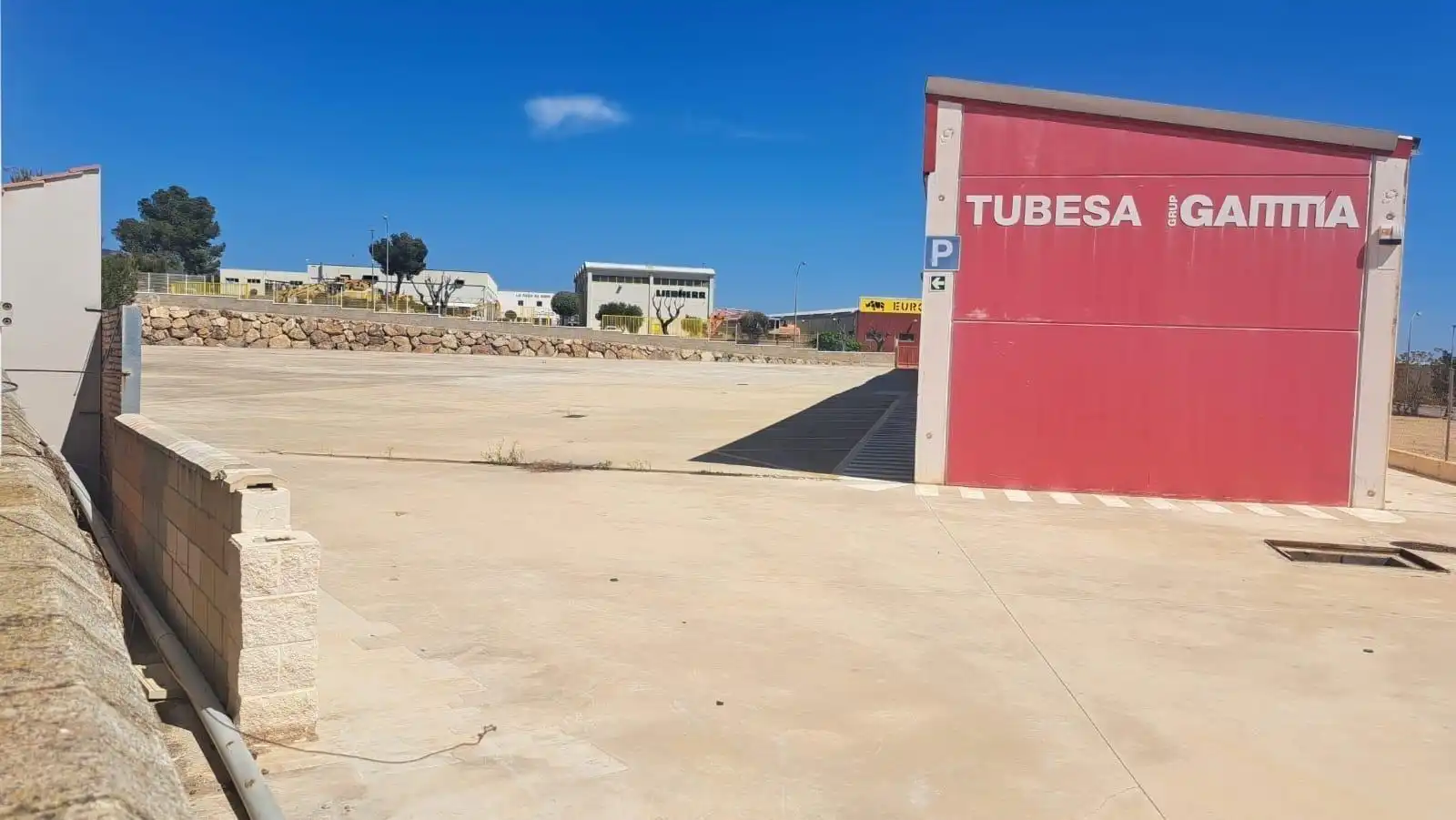 Parking of Industrial buildings for rent in L'Aldea