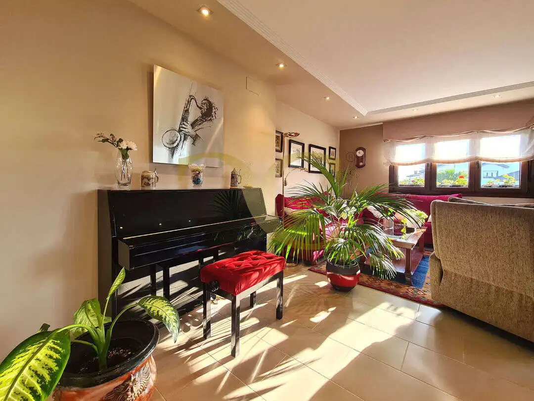 Sala de estar de Casa o chalet en venta en Siero con Calefacción, Terraza y Trastero