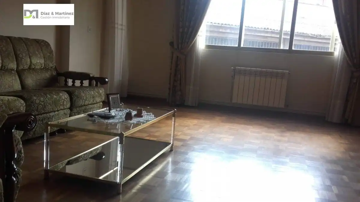 Sala de estar de Piso en venta en La Bañeza  con Calefacción y Terraza