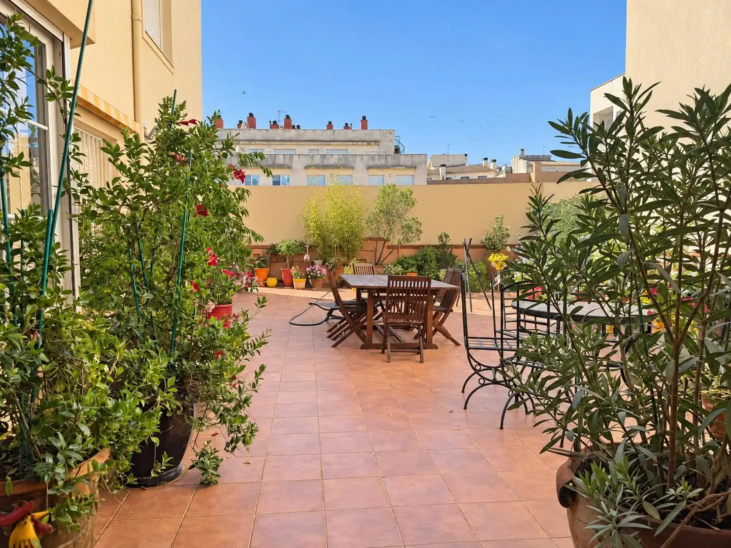 Terrasse von Wohnungen zum Verkauf in Figueres mit Privatgarten und Abstellraum