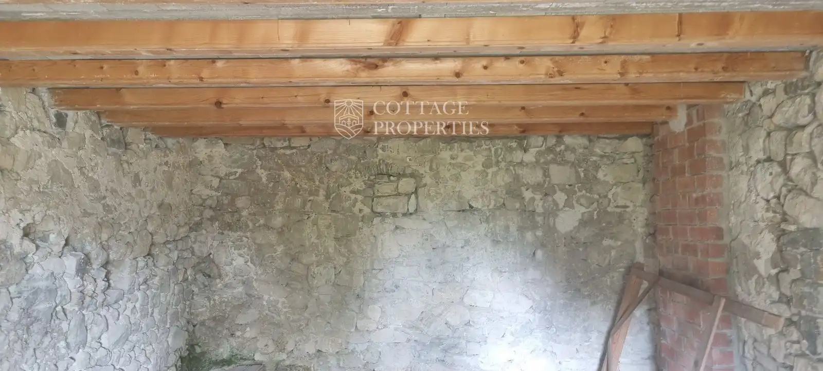 Finca rústica en venda en Montagut i Oix