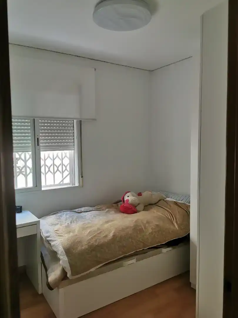Bedroom of Flat for share in Águilas  with Parquet flooring, Furnished and Balcony