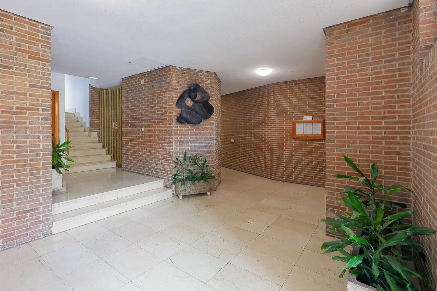 Piso de alquiler en Gijón  con Calefacción, Terraza y Trastero