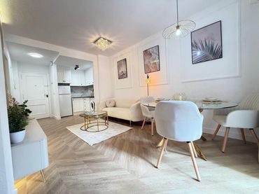 Apartment with balcony for sale in Centro