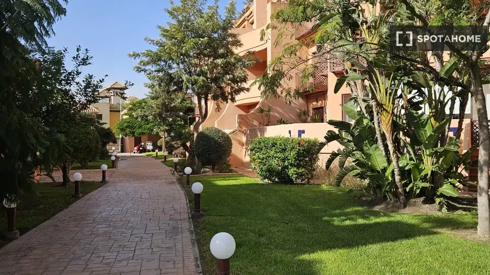Vista exterior de Apartament per a compartir en Motril amb Aire condicionat, Terrassa i Moblat
