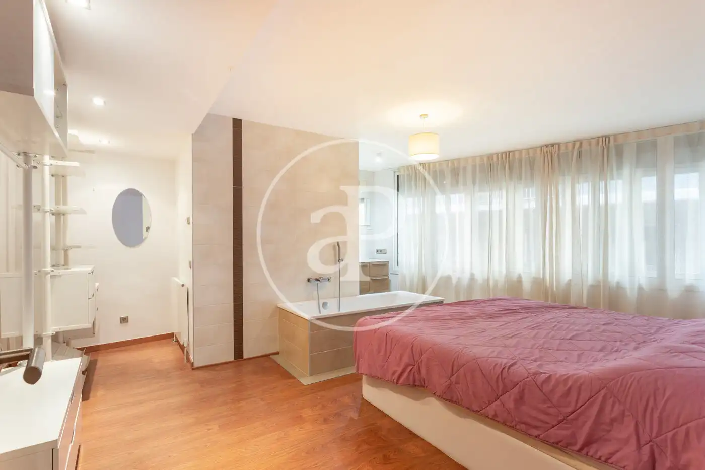 Schlafzimmer von Wohnung zur Miete in Barcelona mit Heizung und Möbliert