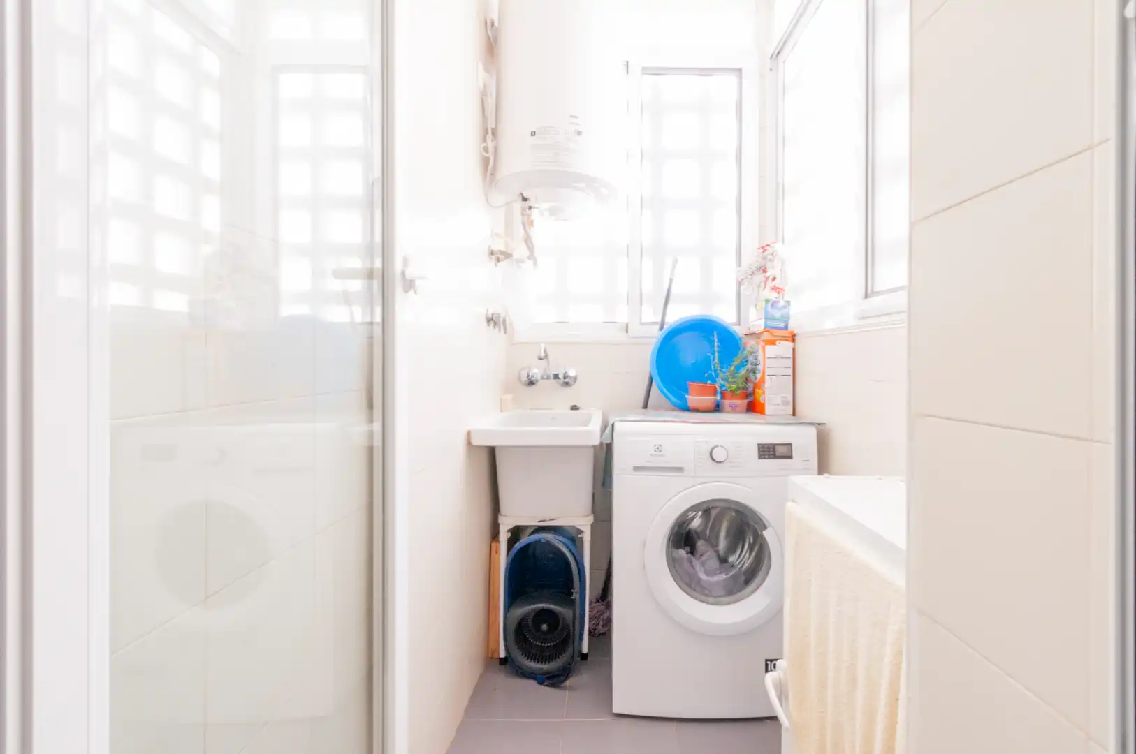Bathroom of Flat for sale in Roquetas de Mar  with Furnished, Oven and Washing machine