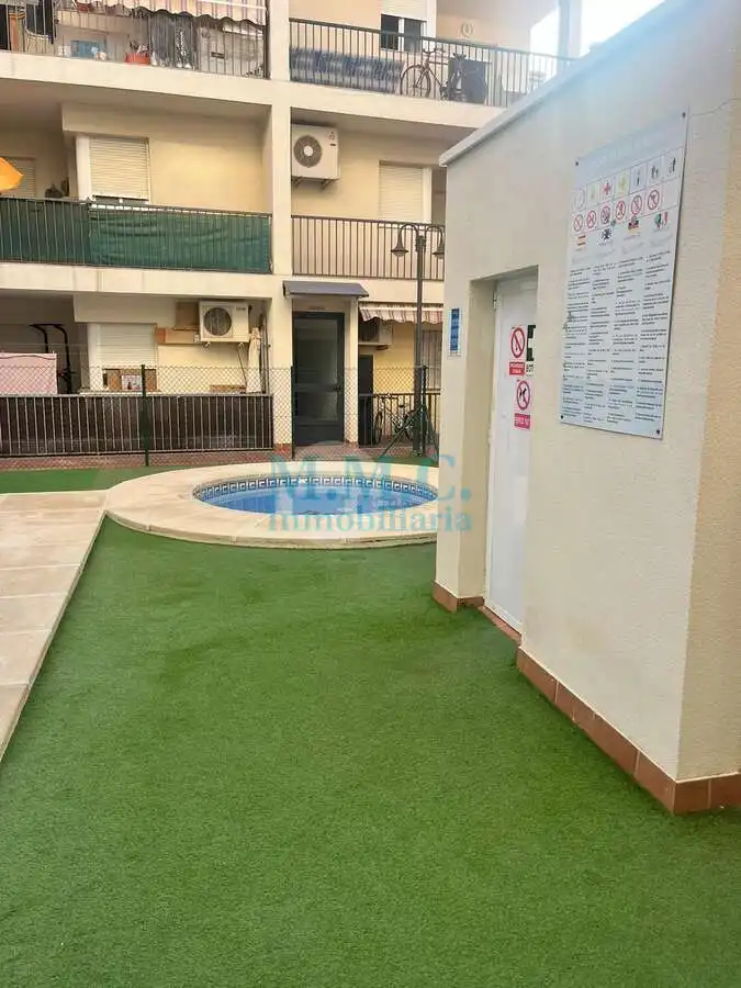 Piscina de Piso en venta en Roquetas de Mar con Aire acondicionado, Terraza y Amueblado