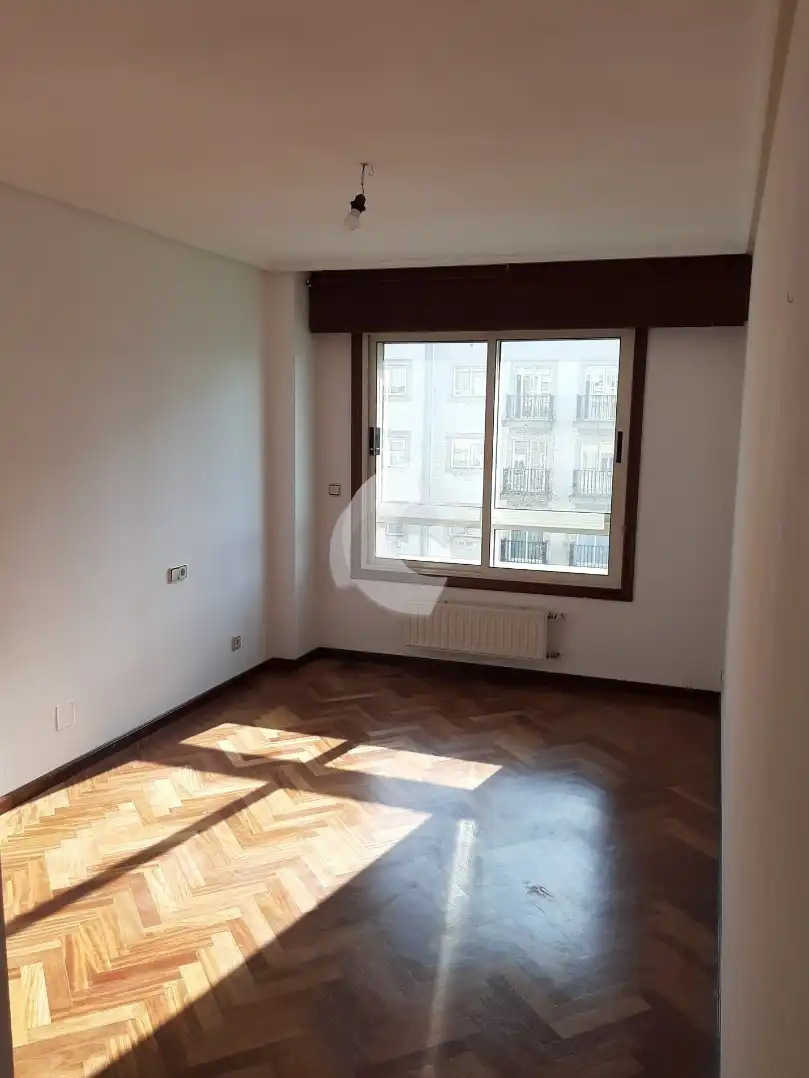Habitación de Piso de alquiler en A Coruña Capital  con Calefacción, Parquet y Trastero