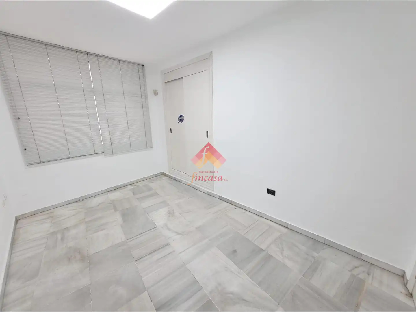 Commercial properties for rent in Ronda  with Air Conditioner