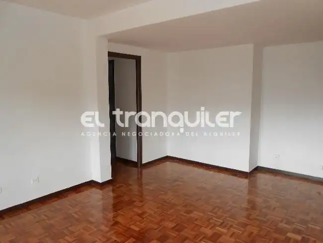 Dormitori de Pis en venda en Madrid amb Parquet i Terrassa