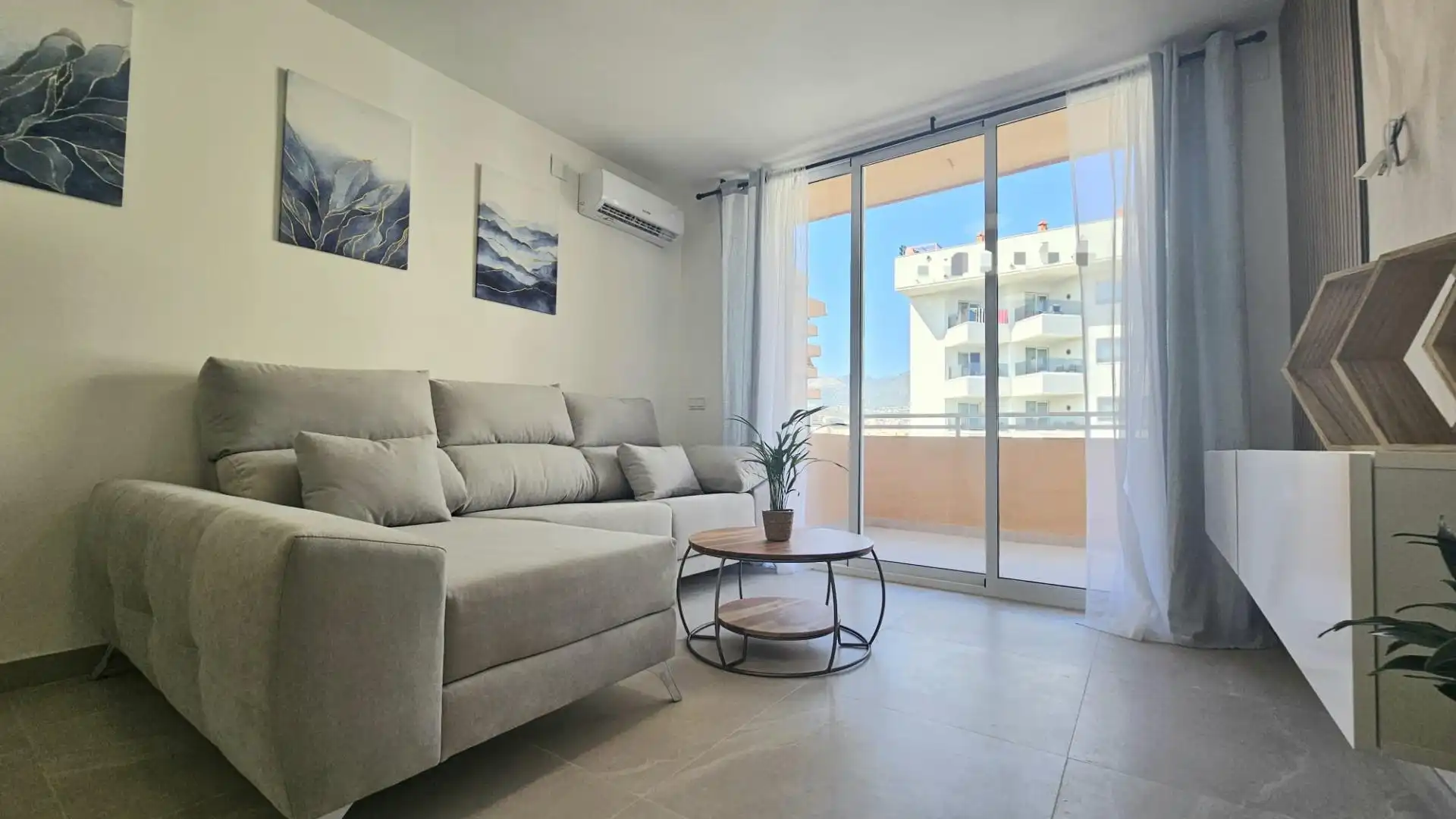 Sala d'estar de Pis en venda en Fuengirola amb Aire condicionat, Calefacció i Terrassa
