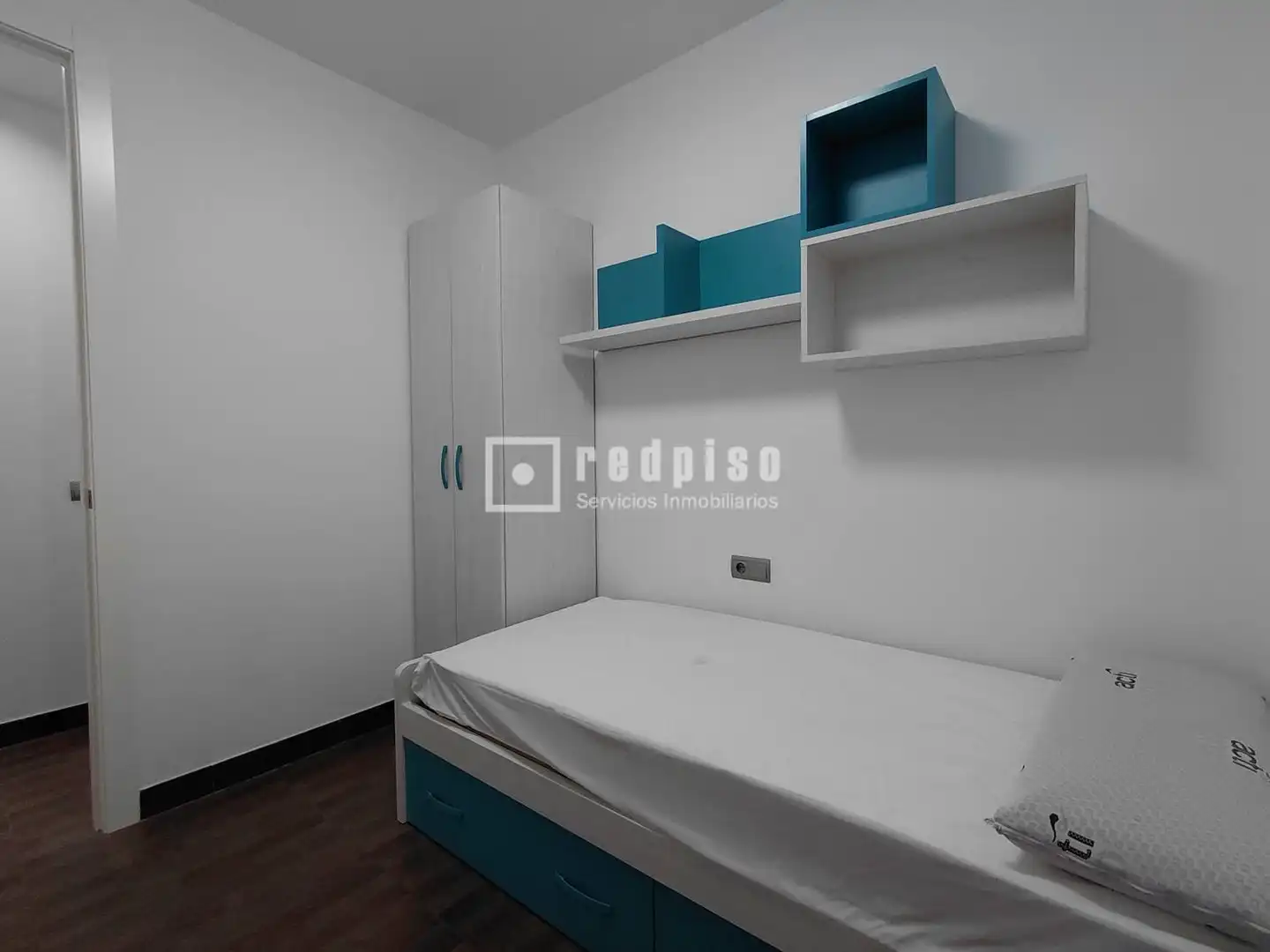 Habitación de Piso de alquiler en Valencia con Aire acondicionado y Amueblado