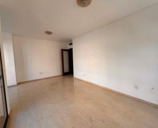 Flat to rent in Calle del Doce de Octubre, Zona Centro