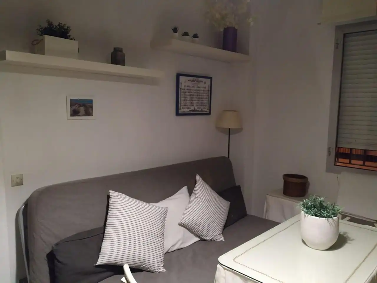 Sala d'estar de Pis de lloguer en Sevilla amb Aire condicionat i Moblat