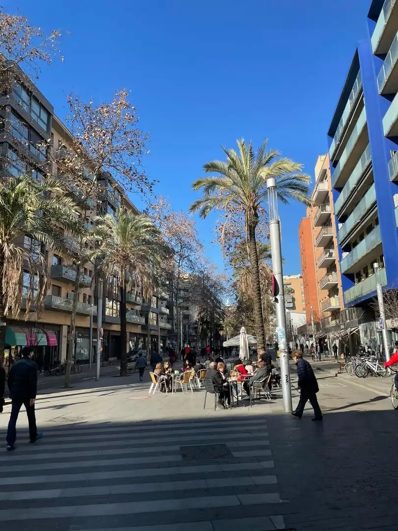 Vista exterior de Àtic en venda en Barcelona amb Aire condicionat, Calefacció i Terrassa