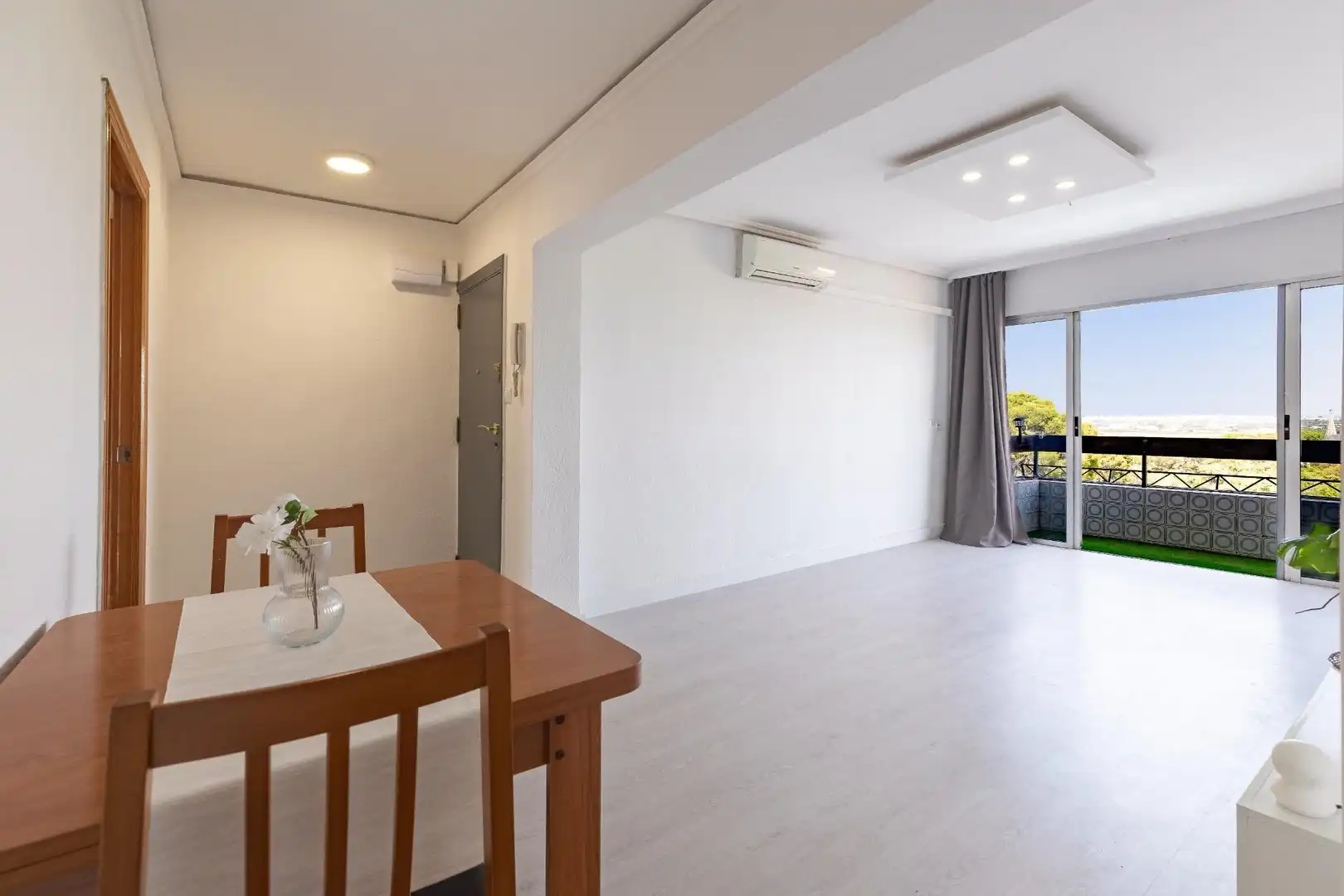 Menjador de Apartament en venda en Godella amb Aire condicionat i Balcó