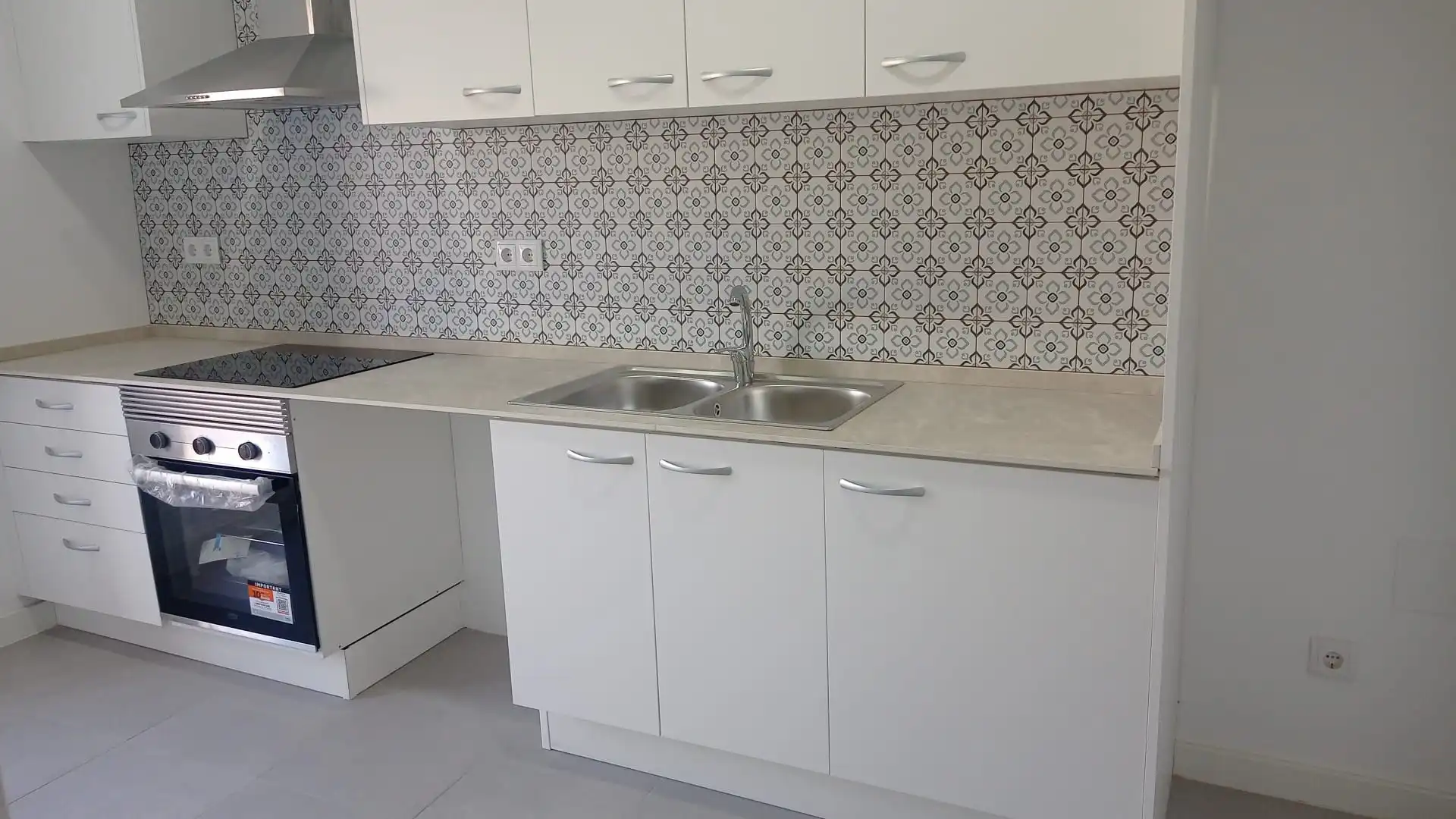 Cocina de Piso en venta en Monzón con Calefacción, Terraza y Trastero