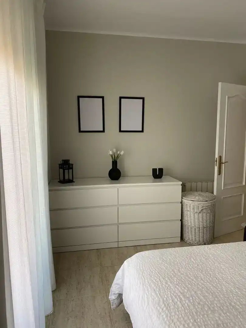 Schlafzimmer von Wohnung zum Verkauf in Girona Capital mit Balkon