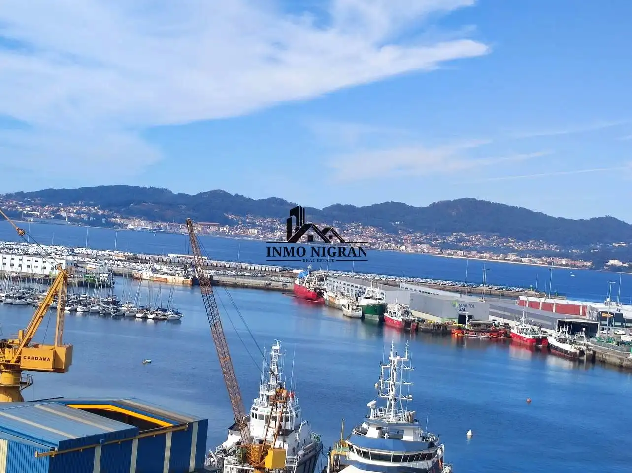 Vista exterior de Dúplex en venta en Vigo  con Calefacción y Terraza