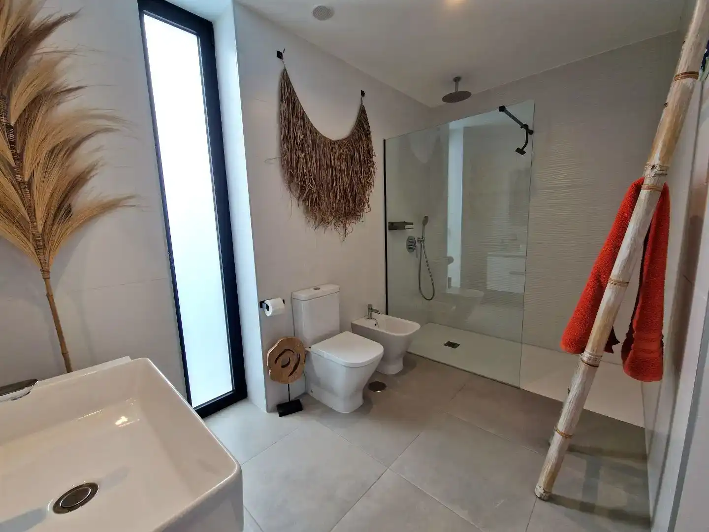 Badezimmer von Wohnung zum Verkauf in La Oliva mit Klimaanlage, Privatgarten und Schwimmbad