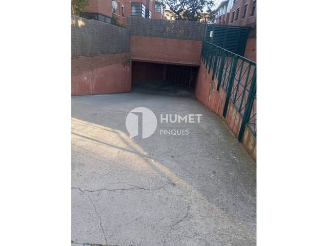 Garaje en Alquiler en Calle Joan Oliver en L'Eixample