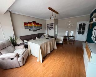Sala d'estar de Pis en venda en  Jaén Capital amb Aire condicionat, Moblat i Balcó