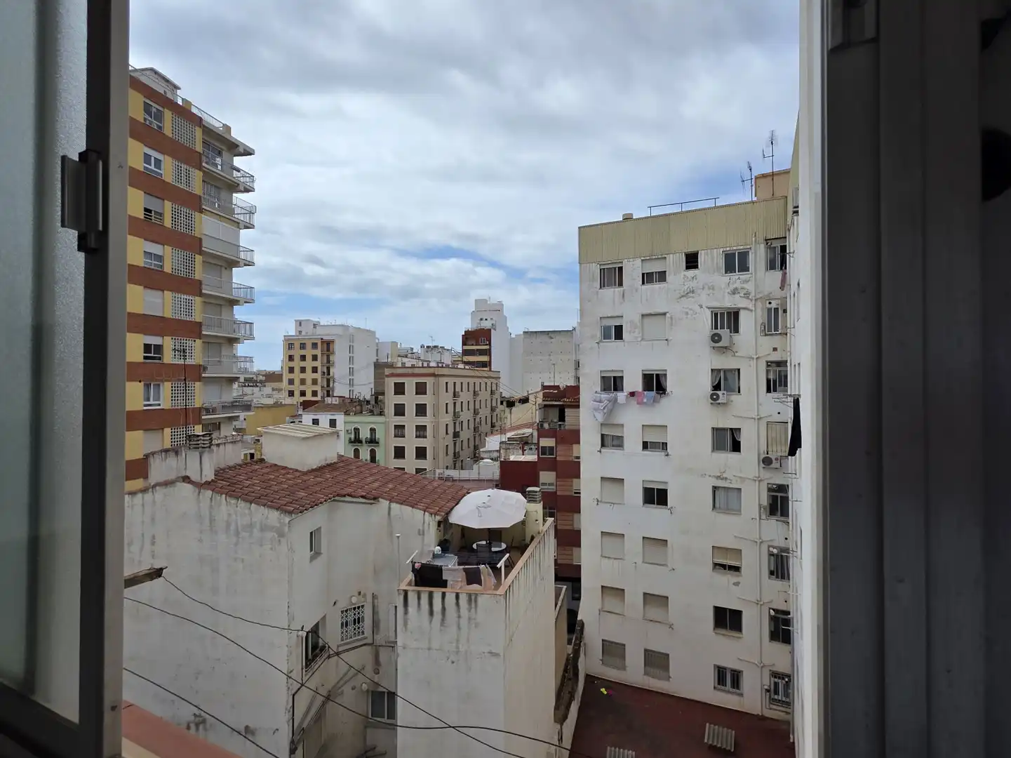 Vista exterior de Piso en venta en Castellón de la Plana / Castelló de la Plana con Balcón