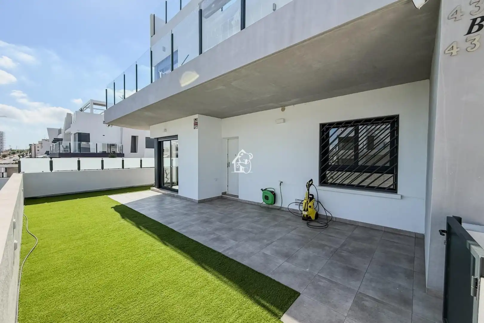 Terrasse von Wohnungen zur Miete in San Miguel de Salinas mit Klimaanlage, Privatgarten und Terrasse
