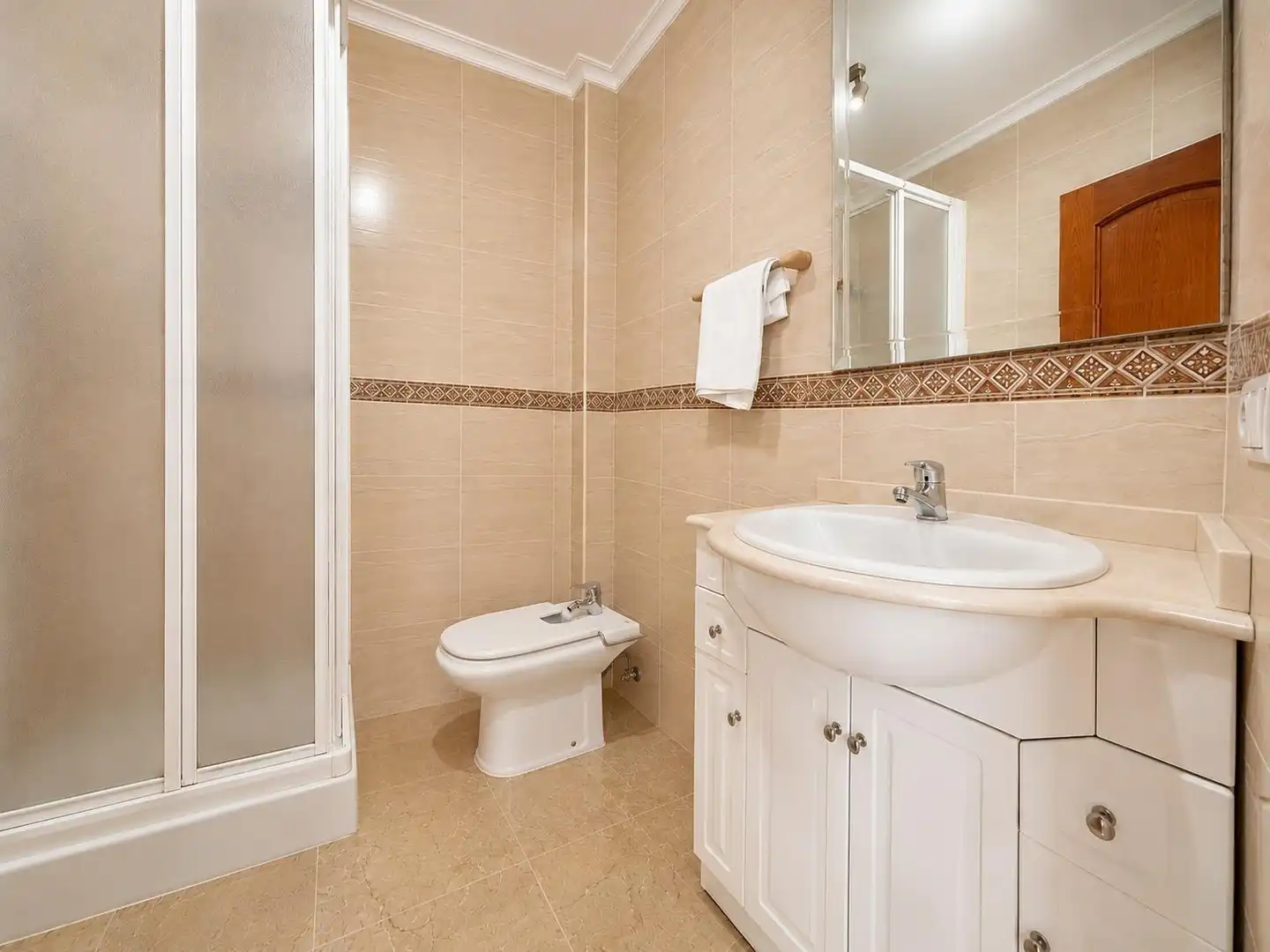 Badezimmer von Wohnung zum Verkauf in Córdoba mit Heizung, Privatgarten und Terrasse